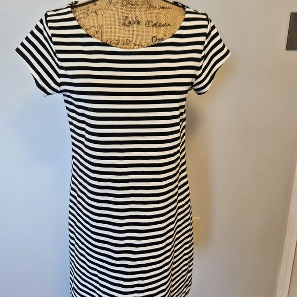 Black and White Striped Short Sleeve Gap Dress Size Medium - Picture 1 of 4